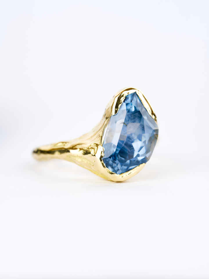 Aurora Blue Montana Sapphire Ring - 4.69ct