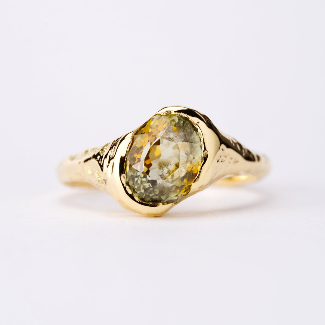 Bi-Color Golden Montana Sapphire Ring - 1.965ct