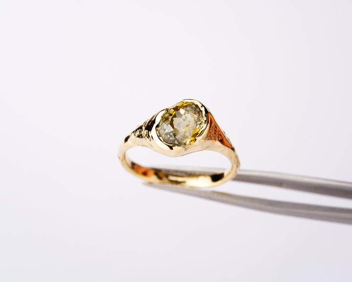 Bi-Color Golden Montana Sapphire Ring - 1.965ct