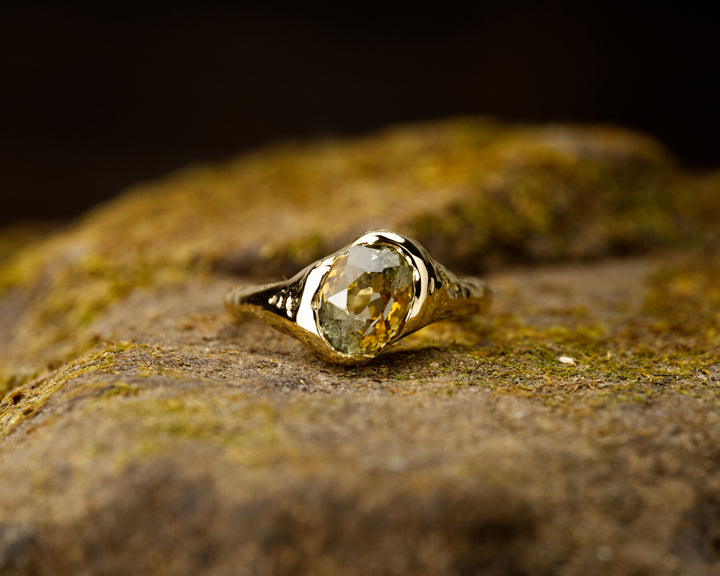 Bi-Color Golden Montana Sapphire Ring - 1.965ct