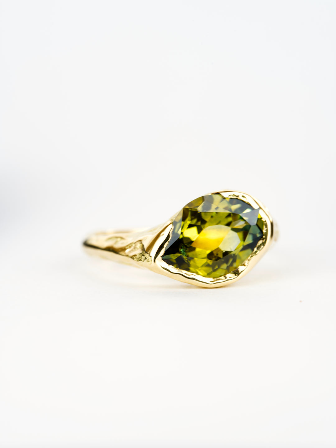 Laurel Green Montana Sapphire Ring - 2.365ct
