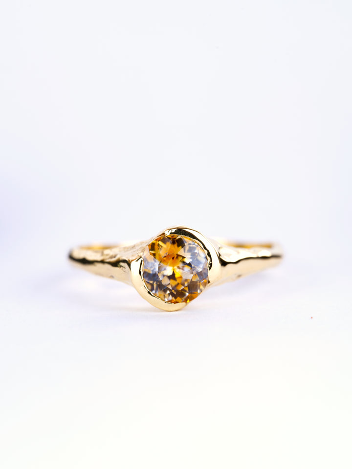 Lydian Orange Montana Sapphire Ring - 0.94ct
