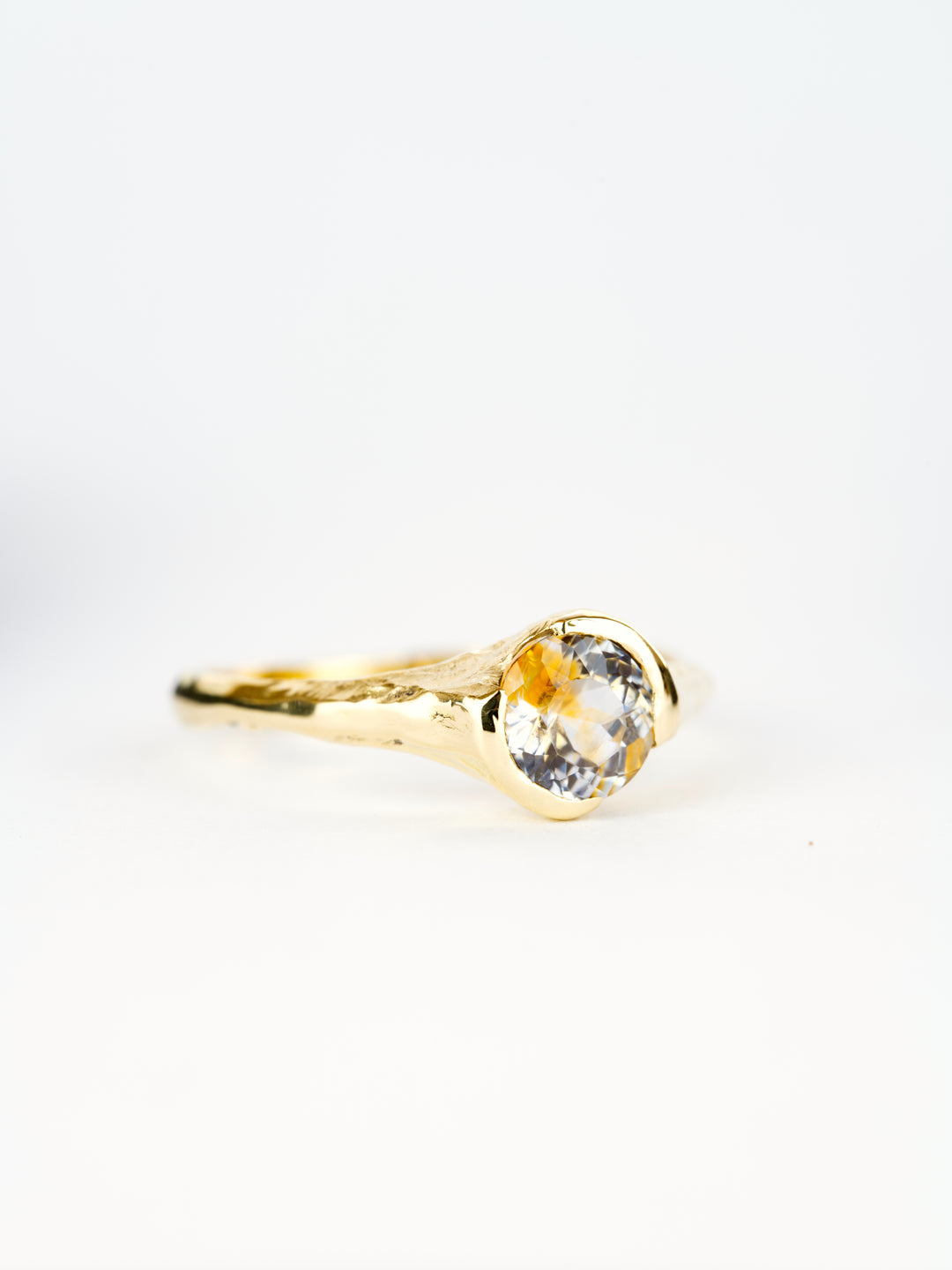 Lydian Orange Montana Sapphire Ring - 0.94ct