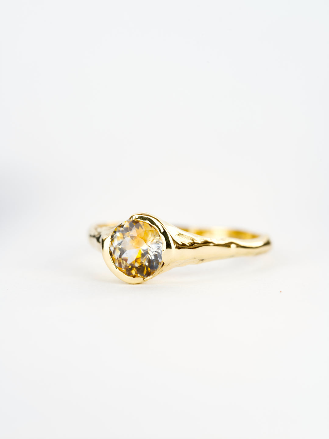 Lydian Orange Montana Sapphire Ring - 0.94ct