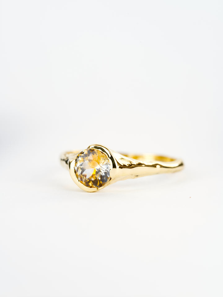 Lydian Orange Montana Sapphire Ring - 0.94ct