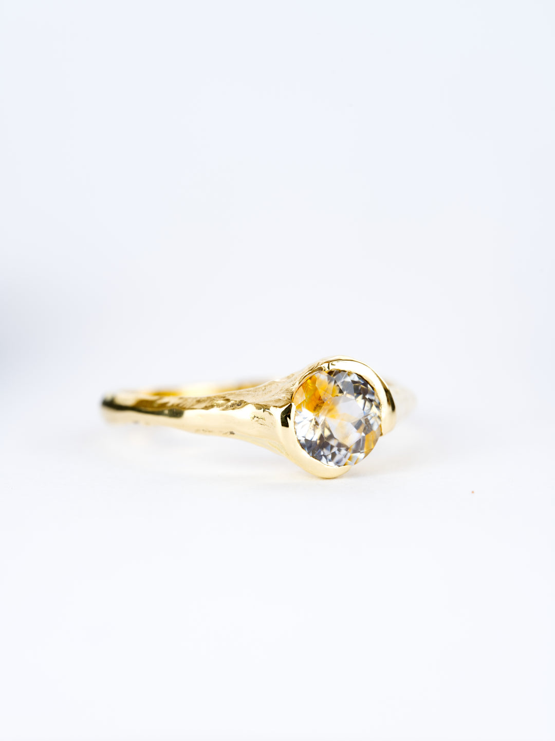 Lydian Orange Montana Sapphire Ring - 0.94ct