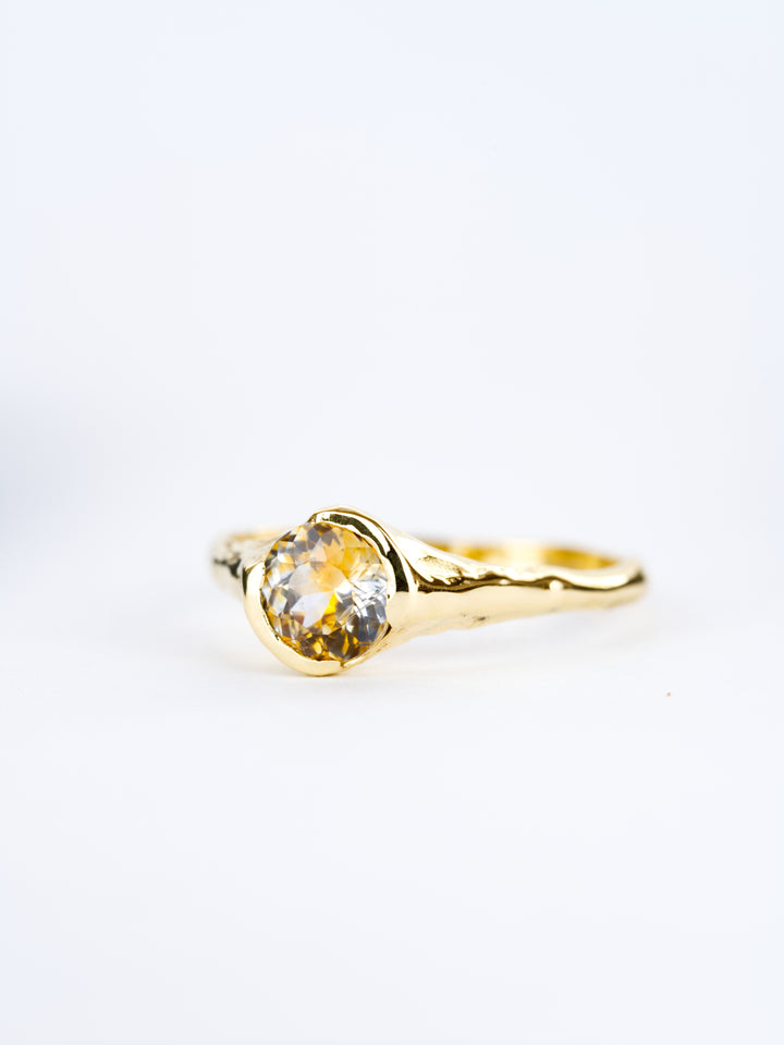 Lydian Orange Montana Sapphire Ring - 0.94ct
