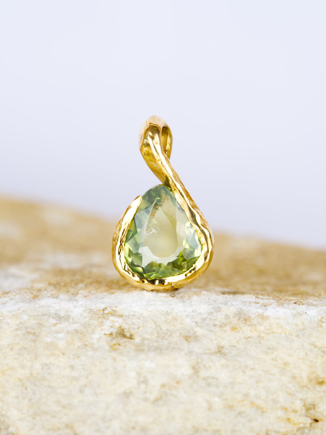 Springleaf Green Montana Sapphire | Pendant Necklace