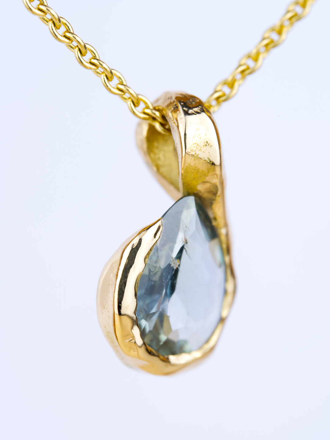 Rainfall Blue Montana Sapphire | Pendant Necklace