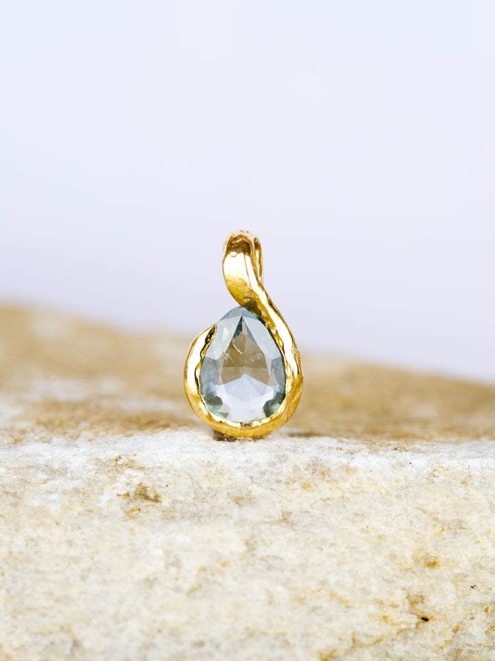 Rainfall Blue Montana Sapphire | Pendant Necklace