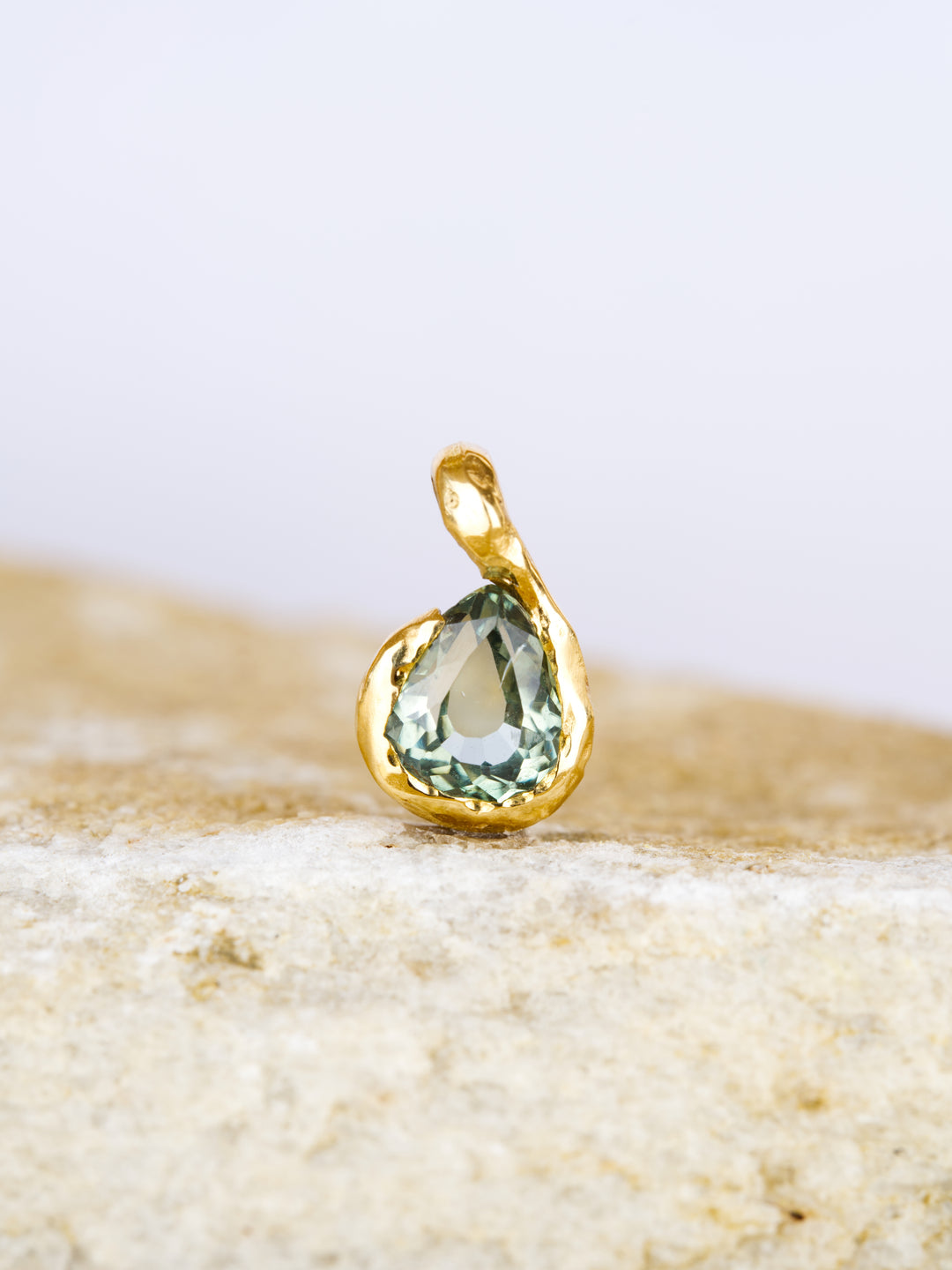 Sagebrush Green Montana Sapphire | Pendant Necklace