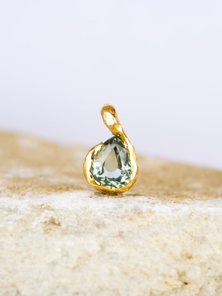 Sagebrush Green Montana Sapphire | Pendant Necklace