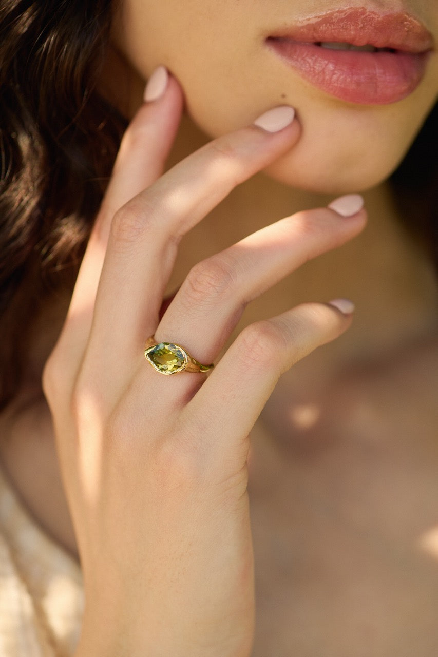 Laurel Green Montana Sapphire Ring - 2.365ct