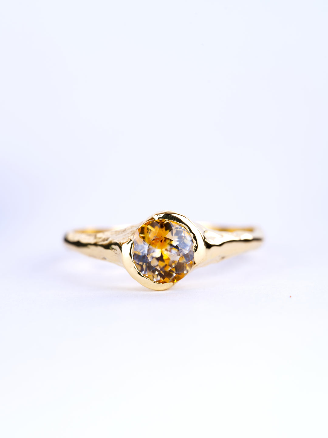 Lydian Orange Montana Sapphire Ring - 0.94ct