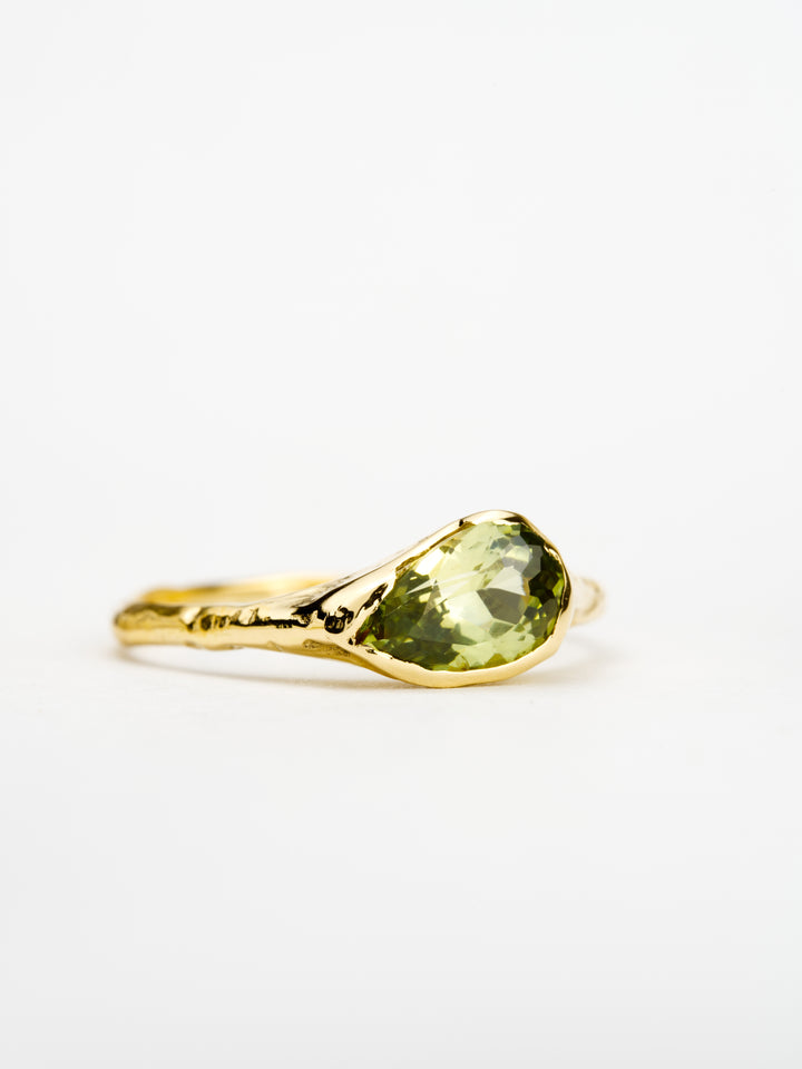 Willow Green Montana Sapphire Ring - 0.985, handcrafted by Rigby Leigh