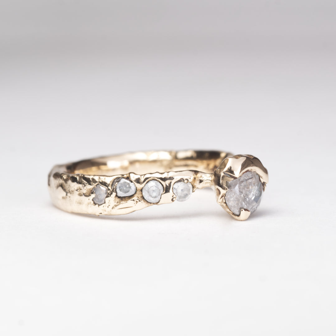 Center Seam | Earth Diamond Ring